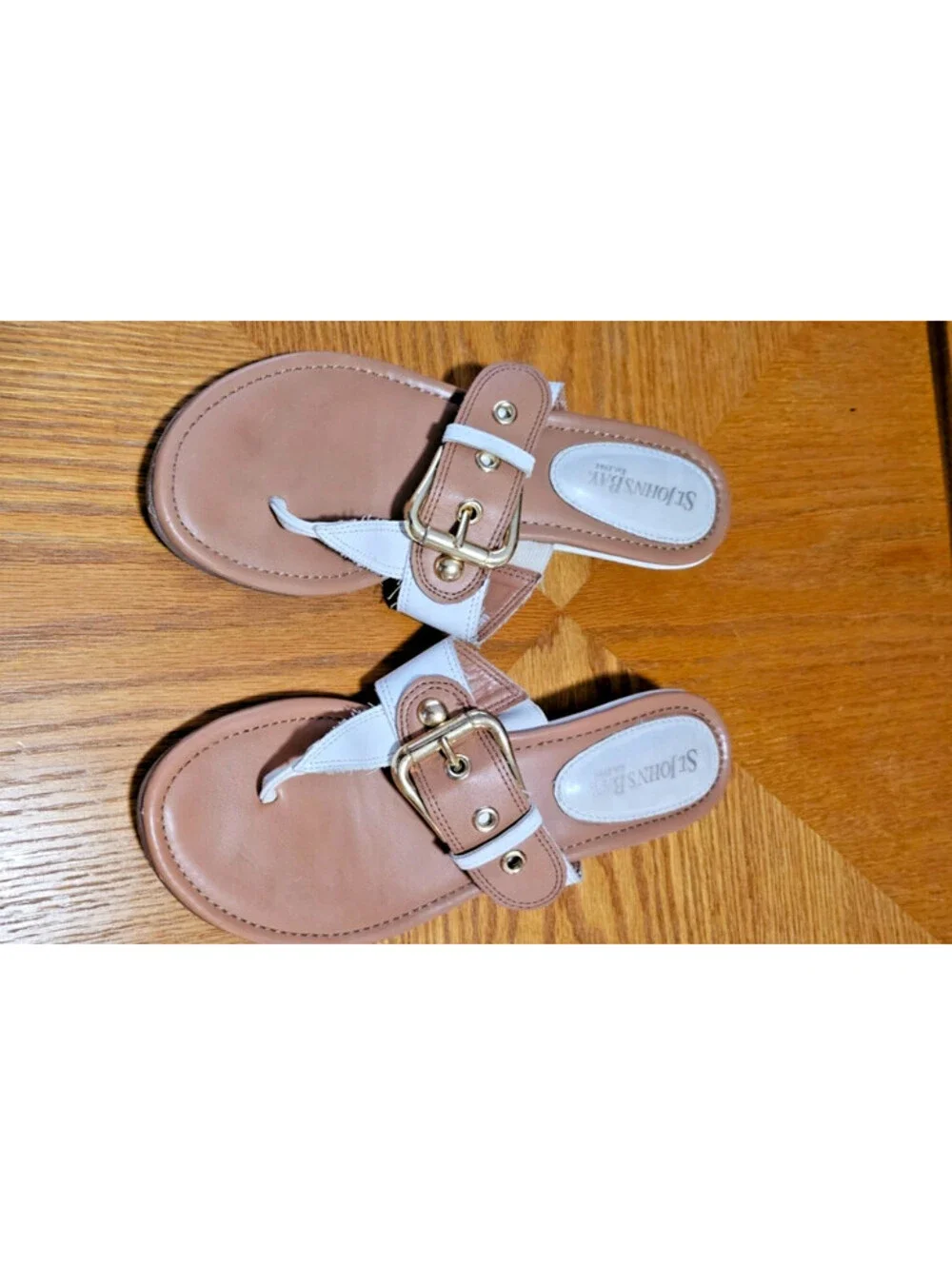St. John’s Bay Boga White & Cognac Brown Thong Toe Sandals Women's 6.5 M